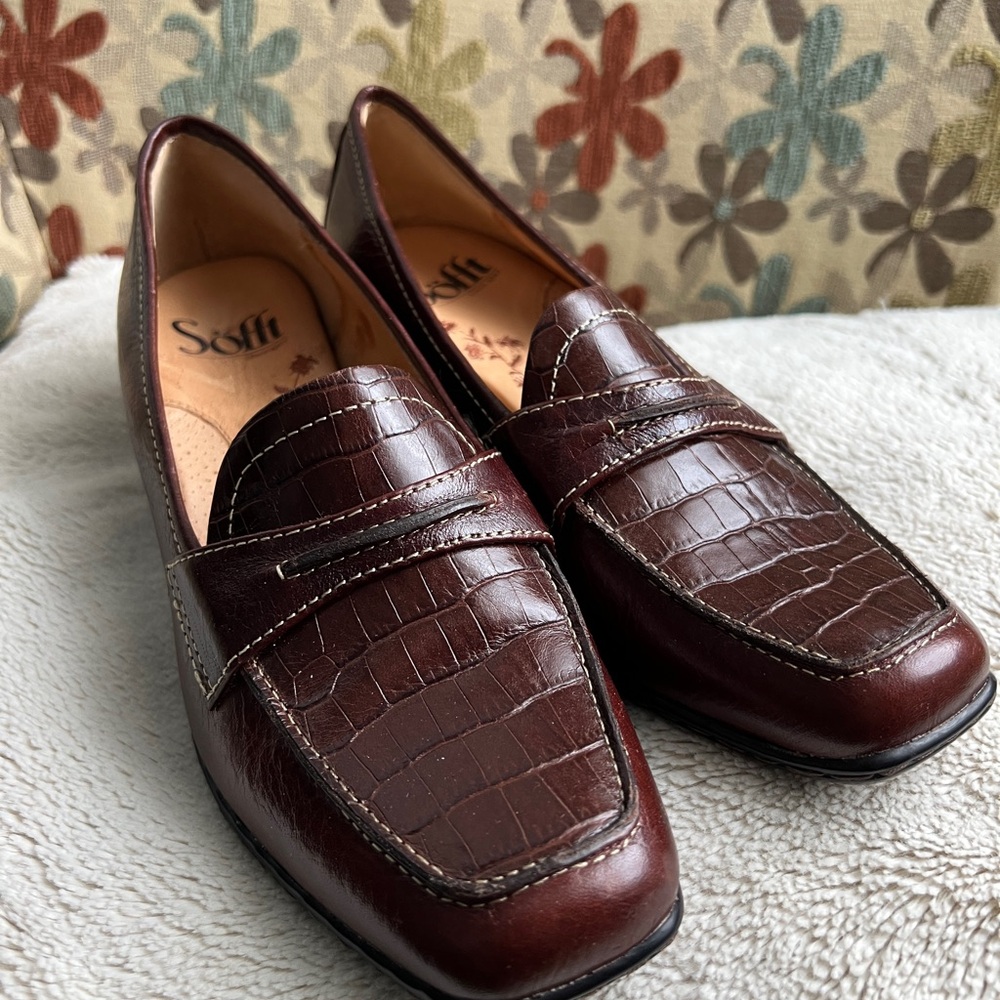 Sofft Women's Kitten Heel Brown Loafers